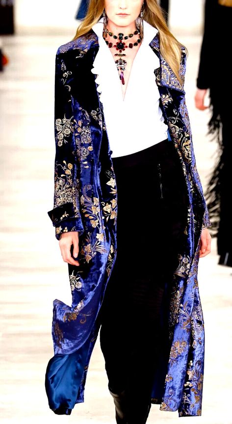 Long Velvet Jacket, Ralph Lauren Fall, Ralph Lauren Style, Ootd Summer, Ralph Lauren Collection, Current Fashion Trends, Petite Outfits, Fall 2016, Look Cool