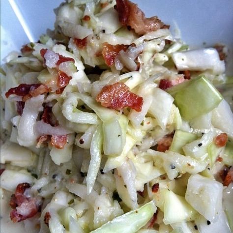 Apple Bacon Coleslaw, Cooking Quinoa, Cole Slaw, Coleslaw Recipe, Cabbage Salad, Salad Bar, Side Recipes, Spaghetti Squash, Coleslaw