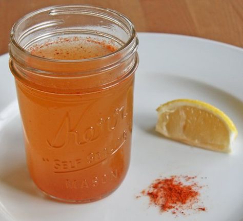 Apple Cider Vinegar Brew Sinus Pain, Makanan Diet, Natural Drinks, Cold Remedies, Cayenne Pepper, Homemade Remedies, Detox Smoothie, Back To Nature, Detox Drinks