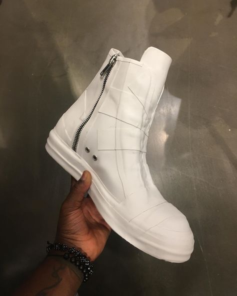 Meninrickowens on Instagram: “Fw20 All white taped Hightop 🏳️ THOUGHTS ON THESE ONES ⤵️ • • DM IF YOU ARE INTERESTED FROM SIZE 42->45 📥 #meninrickowens” White Tape, Archive Fashion, Mode Inspo, Fit Inspo, All White, Wedge Sneaker, Rick Owens, Fitness Inspo, Tik Tok