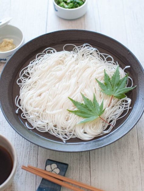 Somen (Japanese Cold Noodles) Japanese Somen Noodles Recipe, Somen Noodle Recipe, Cold Noodles Recipes, Somen Noodles, Tin Eats, Noodles Ideas, Rice Noodle Recipes, Healthy Asian Recipes, Japanese Desserts