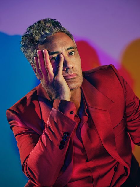 Taika Waititi Rhys Darby, Taika Waititi Wallpaper, Blackbeard Taika Waititi, Taika Waititi Funny, Taika Waititi Directing, Hunt For The Wilderpeople, Love And Thunder, Wired Magazine, Taika Waititi