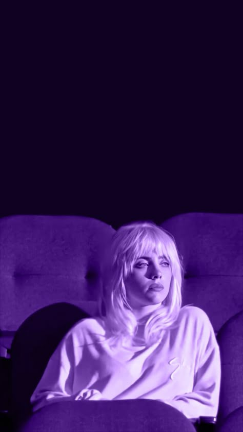 Purple Aesthetic Billie Eilish, Billie Eilish Purple Wallpaper, Billie Eilish Wallpaper Purple, Billie Eilish Purple Aesthetic, Purple Billie Eilish, Billie Eilish Purple, Cinema Wallpaper, Ronaldo Inter, Violet Aesthetic