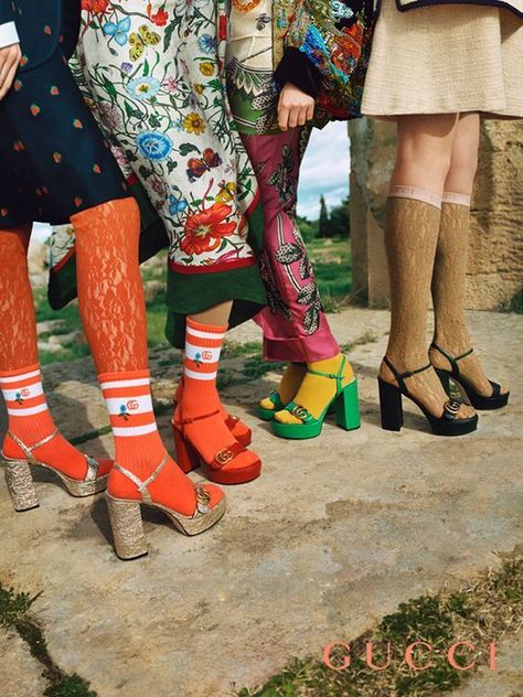 Gucci Fall 2019 70s Mode, Mode Editorials, Sock Outfits, Lace Tights, Colorful Shoes, Outfit Trends, Socks And Sandals, Mode Vintage, Mode Inspiration