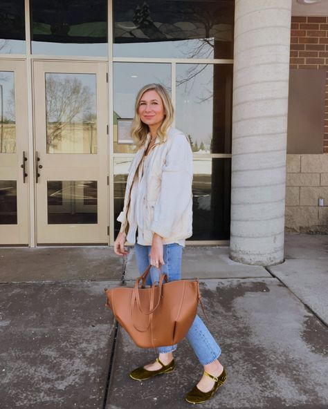 Cotton Cardigan and Velvet Mary Janes #maryjaneshoes #babaacardigan #oversizedcardigan #cottonsweaters Velvet Mary Janes, Karin Emily, Mary Janes Outfit, Emily Style, Is It Spring Yet, Outfit For Spring, Spring Blouses, Transition Outfits, Oversized Cardigan