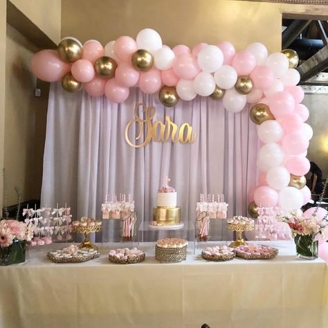 Backdrops By Anna on Instagram: “Beautiful Sara’s baptism @thegatetothemediterranean desserts and table set up by @chocolatepopsbyalice backdrop, balloons and name cutout…” Flamingo Diy, Baby Shower Table Set Up, Baptism Decorations Girl, Tårta Design, Girl Shower Themes, Cradle Ceremony, Idee Babyshower, Baptism Decorations, Birthday Garland