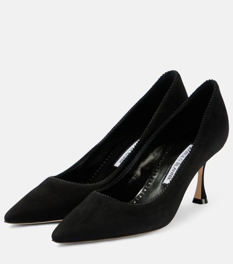 Osmaclo suede pumps in black - Manolo Blahnik | Mytheresa Manolo Blahnik Slingback, Hamptons Outfit, Manolo Blahnik Pumps, Manolo Blahnik Black, Mid Heels Pumps, Heels High, High Hopes, Black Suede Pumps, Manolo Blahnik Shoes