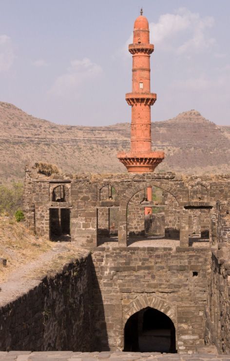 Daulatabad Fort in Aurangabad - Constructed on a pyramid-shape hill, the Daulatabad Fort was one of the most imposing structure that fascinated the rulers in the mideval period. Find Timings, Address, Entry fee and much more here. Daulatabad Fort, Fort Architecture, Indian Colors, Historical India, Ajanta Caves, Historic Pictures, Trip Photography, The Invincible, Indian Colours