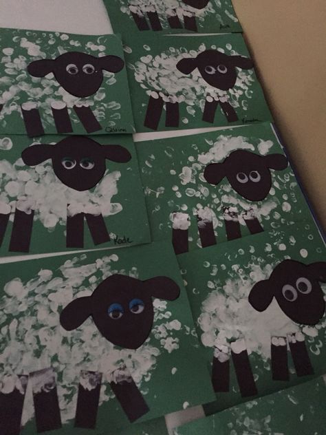 Lamb Crafts For Toddlers, Sheep Classroom Theme, Sheep Activities For Toddlers, Farm Themed Crafts For Toddlers, Sheep Crafts For Toddlers, Lamb Crafts For Preschoolers, Sheep Crafts Preschool, Fingerprint Sheep, Farm Theme Crafts