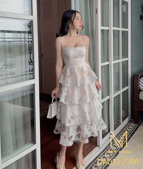 Gowns Dresses Elegant, Prom Dress Inspiration, Dresses Style, Pretty Prom Dresses, Welcome To My Channel, Ulzzang Fashion, Summer Is Here, Cute Summer Dresses, Modest Fashion Outfits