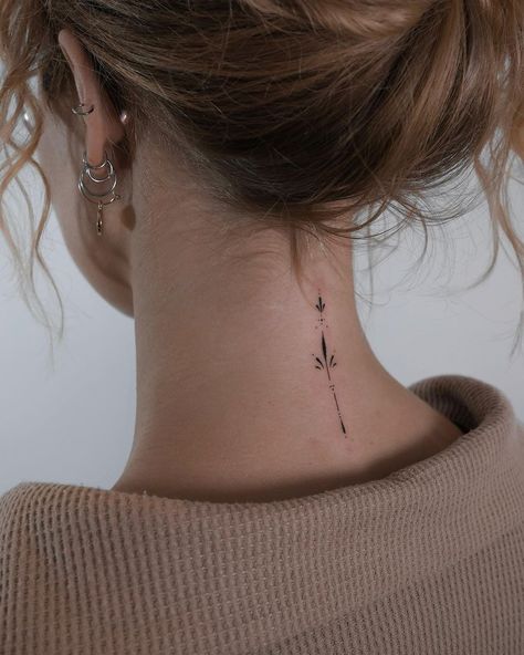 Tattoos✓ • Instagram Behind The Neck Tattoos, Neck Tattoos For Women, Chest Neck Tattoo, Small Neck Tattoos, Behind Ear Tattoos, Tato Minimal, Power Tattoo, Neck Tattoos Women, Ornamental Tattoo