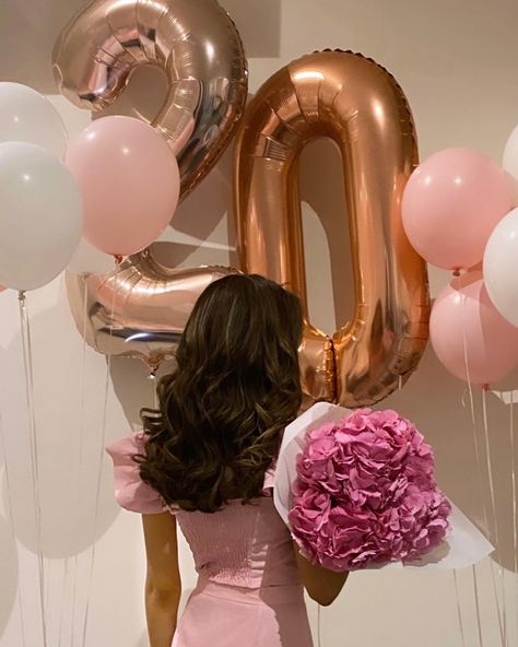 Pink Birthday Pictures, Birthday Pictures With Flowers, Cute Birthday Pictures Instagram, Birthday Photoshoot Balloons, Pink And White Birthday Decor, Happy Birthday 20, Pink Flowers Birthday, Pink Girl Birthday, Sweet Sixteen Birthday Party Ideas