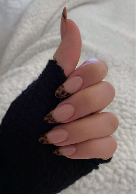 Elegant Almond Nails, Fall Nude Nails, Tortoise Shell Nails, Shell Nails, Autumn Manicure, Paznokcie Hello Kitty, Kutek Disney, Cheetah Nails, Nagel Tips