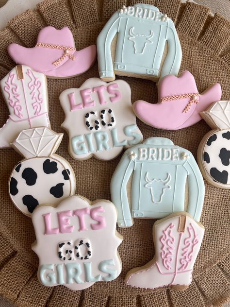 Last Hoedown Bachelorette Party Cookies, Coastal Cowgirl Bachelorette Cookies, Bachelorette Party Ideas Country Western Theme, Country Hens Party, Last Rodeo Bachelorette Party Cookies, Country Chic Bachelorette Party, Cow Bachelorette Party Ideas, Last Rodeo Bachelorette Cookies, Bachelorette Party Themes Western