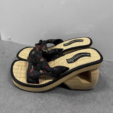 Sketchers Somethin’ Else Platforms

Early 2000’s,... - Depop Sketchers Sandals, Wooden Platform Sandals, Early 2000/, Early 2000’s, Skechers Women, Embroidered Flowers, Platform Sandals, The Cutest, This Summer