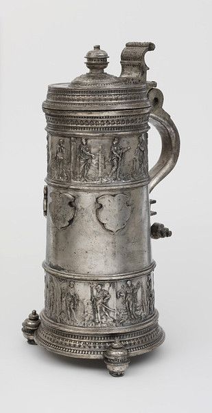 Pewter Tankard made by Weise, Paulus in Zittau, Germany 1560 Beer Room, Beer Cellar, German Beer Mug, Pewter Tankard, German Beer Steins, Glass Beer Mugs, Beer Company, Vintage Pewter, Beakers