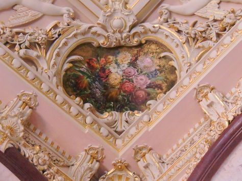 A must visit if you are near Faro is the stunning Palacio de Estoi, a stunning building in equally stunning grounds. Princess Aesthetic, Marie Antoinette, Aphrodite, Rococo, Pink Aesthetic, Art And Architecture, A Heart, Kitsch, The Wall