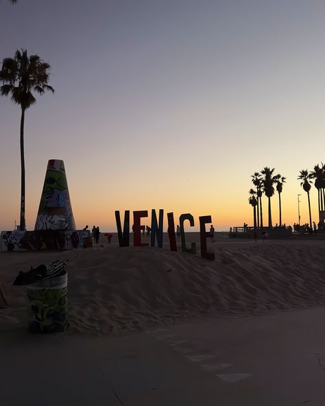 Sunsets at Venice are my favorite ✨🌅🌴 La Venice Beach, Venice Beach Aesthetic, Beach Night Aesthetic, Beach Night, Luxury Condo, City Of Angels, Venice Beach, Night Aesthetic, Beach Aesthetic