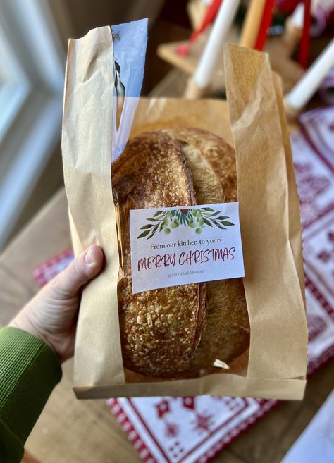 Gifting Sourdough - Gift Wrap Sourdough Bread, Gift Wrapping Sourdough Bread, Sourdough Wrapping Ideas, Sourdough Packaging Ideas, Sourdough Gift Ideas, Sourdough Gift Basket, Sourdough Gift, Homemade Xmas Gifts, Artisan Sourdough Bread Recipe