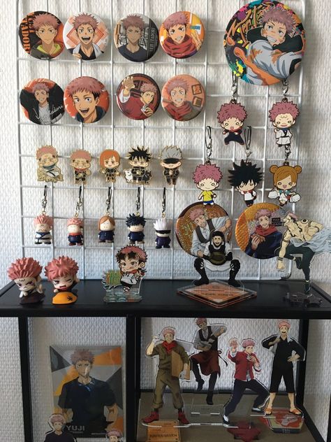 Anime Character Shrine Ideas, Anime Merch Ideas, Anime Merch Aesthetic, Figure Display Ideas, Figurine Display Ideas, Anime Figure Display, Anime Furniture, Jjk Merch, Jujutsu Kaisen Merch