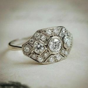 European Cut Diamond Engagement Ring, Bijoux Art Deco, Gold Band Wedding Ring, Edwardian Ring, Antique Engagement Ring, Art Deco Engagement, White Gold Wedding Rings, Antique Engagement, Deco Engagement Ring