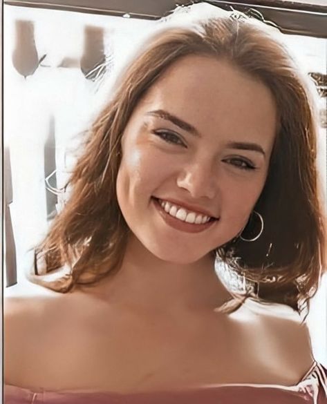 Daisy Ridley John Bennett, Celebrity Smiles, Driving Miss Daisy, Daisy Ridley, Girl Celebrities, Photos Of Women, Cultura Pop, Best Funny Pictures, Celebrities Female