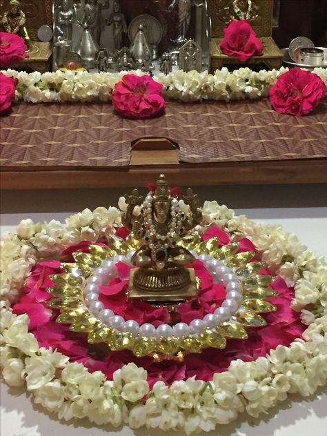 Diwali Pooja, Pooja Decoration, Ganapati Decoration, Diwali Decorations At Home, Housewarming Decorations, Diy Diwali Decorations, Diwali Decor, Rangoli Ideas, Pooja Room Door Design