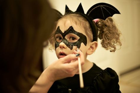 Bat: Dress your kid in all black and give them a badass bat face and — hey, presto — they're a bat. Diy Bat Costume, Bat Makeup, Easy Homemade Halloween Costumes, Easy Halloween Face Painting, Halloween Costumes Kids Homemade, Bat Costume, Diy Halloween Costumes For Kids, Homemade Halloween Costumes, Face Painting Halloween