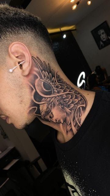 Neck And Throat Tattoos Men, Simple Neck Tattoos, Chest Neck Tattoo, Rose Neck Tattoo, Arm Cover Up Tattoos, Full Neck Tattoos, Neck Tattoo Ideas, Corp Perfect, Best Neck Tattoos