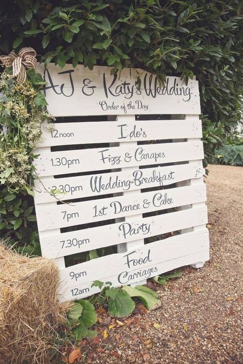 rustic wooden pallets wedding ideas #weddings #rusticwedding #weddingideas #hmp #himisspuff Modern Wedding Diy, Rustic Wedding Signs Diy, Order Of The Day Wedding, Weddings Idea, Pallet Wedding, Wedding Signs Diy, Rustic Wedding Signs, Tipi Wedding, Wedding Order