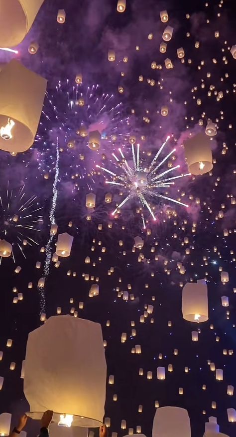 Tangled Lanterns Wallpapers, Tangled Lantern Wallpaper, Lanterns Tangled, Lantern Wallpaper, Tangled Lanterns, Floating Lanterns, Dream Vacations, Tangled, Fireworks