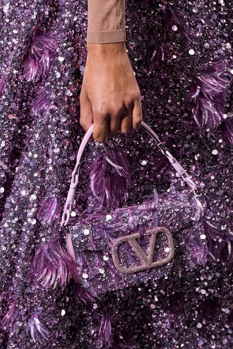 Celebrity Arms, Edgy Bags, Top Handbags, Best Handbags, Handbag Heaven, Valentino Women, Trending Handbag, Best Bags, Spring 2023