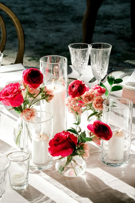 Valentines Bud Vases, Pink And Red Centerpieces Diy, Bud Vases Red Flowers, Simple Valentines Centerpiece, Rose Bud Vase Arrangements, Red Flower Table Decorations, Red Rose Bud Vase, Pink Red White Flower Arrangement, Pink And Red Centerpieces