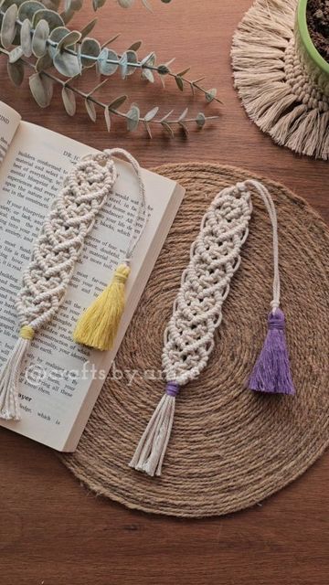 Macrame Bookmark, Diy Bookmark, Crochet Stitches Free, August 21, Reading Time, Handmade Charms, Macrame Patterns, Macrame Diy, Crochet Stitches