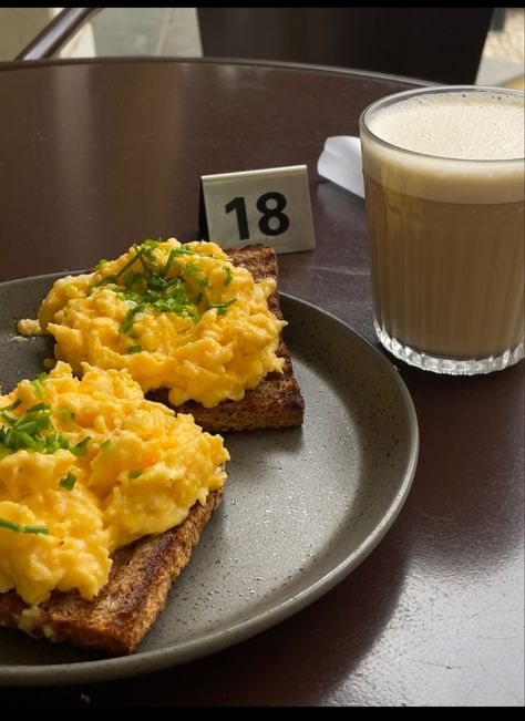 Scrambled eggs sandwich and latte Scrambled Eggs Sandwich, Egg Sandwich Aesthetic, Scrambled Eggs Aesthetic, Scrambled Egg Sandwich, Eggs Sandwich, Breakfast Eggs Scrambled, Scary Food, Breakfast Plates, Breakfast Platter