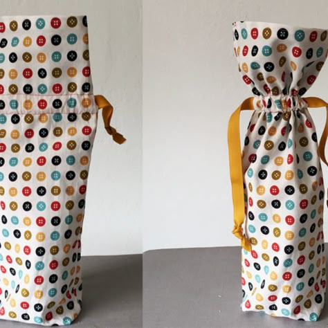 Diy Fabric Wine Bottle Bag, Fabric Wine Bottle Bag Pattern, Homemade Wine Bottle Bags, How To Make Wine Bottle Bags, Fabric Bottle Bags, Diy Wine Bags Sewing, Sewing Wine Bottle Bag, Fabric Wine Bottle Holder Bag Tutorials, Wine Bottle Fabric Gift Bag