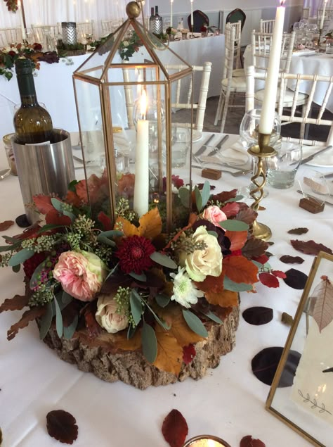 Fall Flower Arrangements Wedding Autumn Centerpiece Ideas, Burnt Orange Wedding Centrepiece, Autumn Wedding Flowers Centerpieces, Fall Themed Quinceanera, Fall Wedding Lantern Centerpieces, Autum Center Piece Wedding, Autumn Centrepiece Ideas, Fall Centre Piece, Autumnal Centrepieces