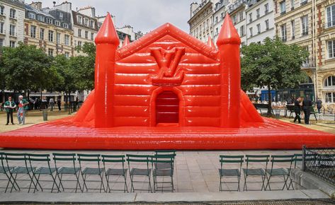 Virgil Abloh Louis Vuitton, 광고 디자인, Bouncy Castle, Bounce House, Pop Up Store, Experiential, Creative Studio, Store Design, Installation Art