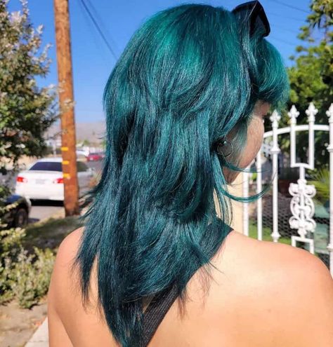 Magic of Green Hair Color - Hairstyles for Long Hair Emerald Green And Blue Hair, Dark Green Blue Hair, Bluish Green Hair, Emerald Green Hair Balayage, Dark Green And Black Hair, Bright Color Hair Ideas, Subtle Blue Hair, Greenish Blue Hair, Dark Turquoise Hair