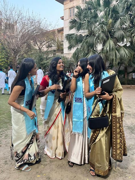 Graduation In Saree, Convocation Aesthetic, Convocation Saree Ideas Graduation, Saree Convocation, Graduation Saree Ideas, Convocation Saree Ideas, Convocation Saree, Graduation Saree, Saree Ideas