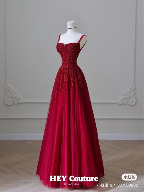 Queen Of Hearts Prom Dress, Performance Dresses Music, Red Ball Gown Elegant, Fancy Dresses Red, Red Prom Dress Inspiration, Red Gowns Elegant, Red Dress Fancy, Red Fantasy Dress, Dark Red Long Dress