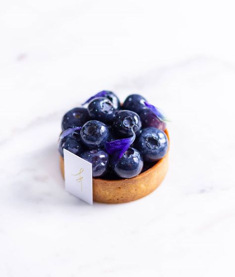 Spring Tart, Blueberry Lavender, Fine Dining Desserts, Blueberry Tart, Blue Desserts, Berry Dessert, Shortcrust Pastry, Blueberry Recipes, Dessert Decoration