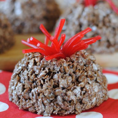 Easy Volcano Treats Volcano Dessert, Volcano Snacks For Kids, Volcano Cookies, Volcano Party Food, Volcano Themed Snacks, Rice Krispie Volcano, Food Volcano, Edible Volcano Project For Kids, Volcano Recipe