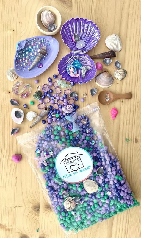 Mermaid Sensory, Calming Games, Kids Craft Box, Dramatic Play Themes, Colored Pasta, Preschool Sensory, Sensory Tray, Sensory Games, Sorting Games