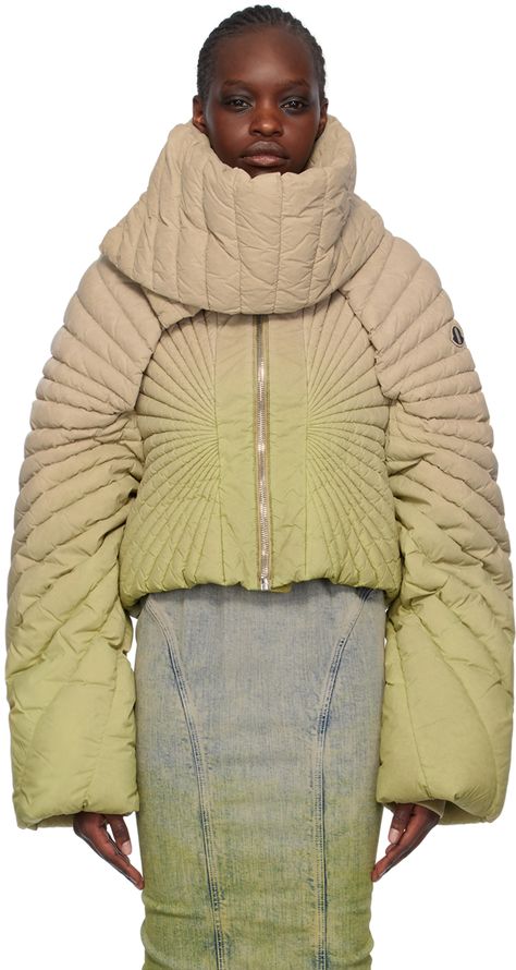 Garment-dyed DIST-certified down-filled quilted nylon taffeta jacket. Gradient pattern throughout. · Detachable funnel neck · Rib knit stand collar · Zip closure · Cropped hem · Press-stud fastening at raglan sleeves · Embroidered logo patch at sleeve · Inset rib knit cuffs · Webbing strap at back · Patch pockets at interior · Fully lined · Logo-engraved silver-tone hardware Part of the Rick Owens x Moncler collaboration. Supplier color: Acid degrade Fill: 90% goose down, 10% goose feather. Sims 4 Cc Puffer Jacket Accessory, Chunky Knit Jacket, Oversized Quilted Jacket Outfit, Unique Puffer Jacket, Streetwear Fashion Women Winter, Quilting Jacket, Puffer Jacket Fashion, Quilt Fashion, Quilted Fashion