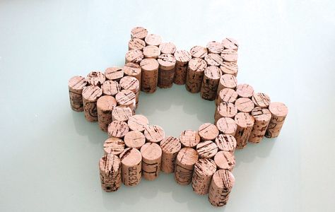 trivet-hero Sukkot Crafts, Wine Cork Trivet, Leftover Wine, Wine Cork Diy Crafts, Jewish Crafts, Wine Cork Diy, Cork Trivet, Cork Diy, Wine Cork Crafts