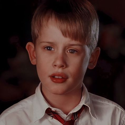 Kevin Home Alone, Kevin Mcallister, Home Alone 1990, Kevin Mccallister, Home Alone Movie, Macaulay Culkin, Toy Story 3, Charlie Chaplin, Home Alone