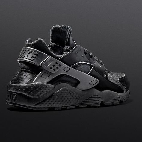 Black Huaraches Outfit, Huaraches Outfit, Cortez Nike, All Black Attire, Tactical Fashion, Black Huarache, Air Jordan Nike, Nike Kicks, Nike Jordan Shoes