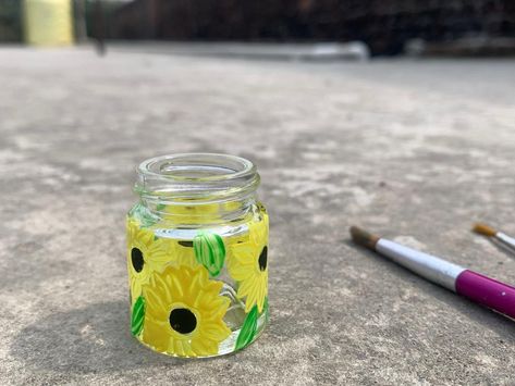 Jar Painting, Bottle Candle, Tiny Jars, Painting Yellow, Jam Jars, Glass Paint, Painted Jars, Art Things, Jam Jar