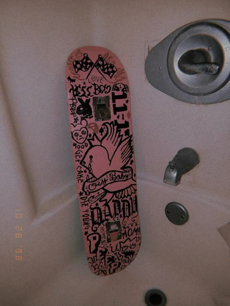 Dark Grunge Photos, Skate Board Designs, Skateboarding Aesthetic, Skateboard Designs, Lil Peep Hellboy, Skate Boards, Skateboard Aesthetic, Skateboard Deck Art, Skateboard Art Design